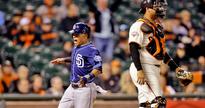 Padres extend winning run