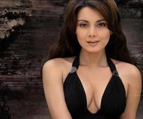 Charming Minissha Lamba clears air on nose job