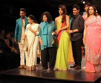 Don't Miss: Asha Bhosle rocks the ramp at 80!