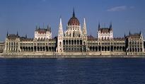 Hungary parliament evacuated in unexploded WW II bomb find