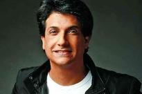 Bollywood bats for Shiamak Davar