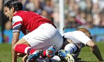Sidwell, Giroud off as Arsenal edge Fulham