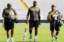 Malik's double-strike rattles Hyderabad