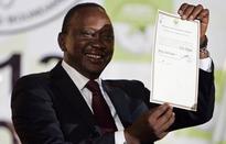 Mugabe attends Kenyatta inauguration