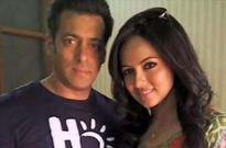 Salman Khan tweets support to Sana Khan