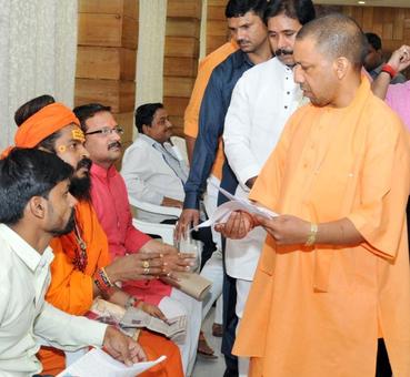 ''Yogi threw me out of his janata darbar' ''Yogi threw me out of his janata darbar'