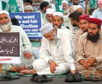 Day 7 of dharnas: Stare down between PTI, MQM supporters