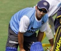 Karthik back; selectors dump Gambhir, Yuvraj