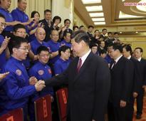 Top leaders meet with representatives of manned submersible mission