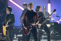 Queens of the Stone Age reign atop Billboard 200 album chart