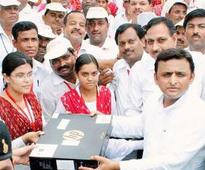 Microsoft to study Akhilesh's laptop scheme