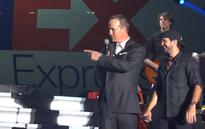 Watch Peyton Manning sing Johnny Cash's 
