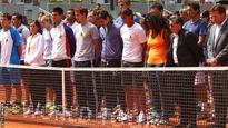 Players pay respects to Drewett