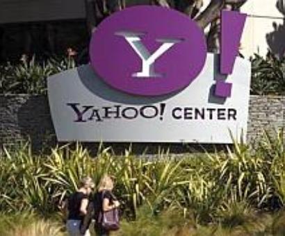 Yahoo result: Revenue disappoints as display ads dive