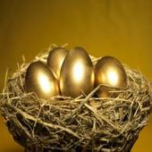 Gold futures extend rise; importers refrain from buys
