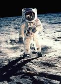 2nd Man on the Moon Urges U.S. to Colonise Mars