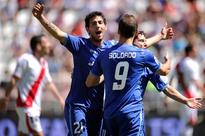 Valencia wins to move into Champions League spots