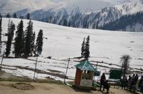 Beautiful Gulmarg Attracting Tourists
