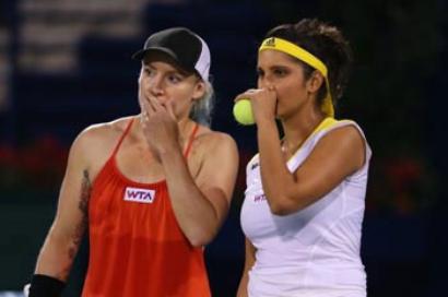 Sania-Bethanie advance to Rome quarters