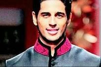 No time for family: Siddharth Malhotra