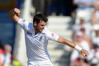 Anderson leads fightback